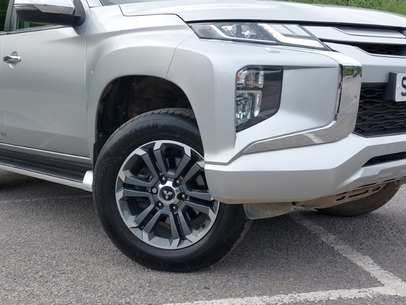 Mitsubishi L200 Double Cab Di-d 150 Barbarian 4Wd Blue #19