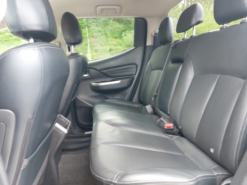 Mitsubishi L200 Double Cab Di-d 150 Barbarian 4Wd Silver #5
