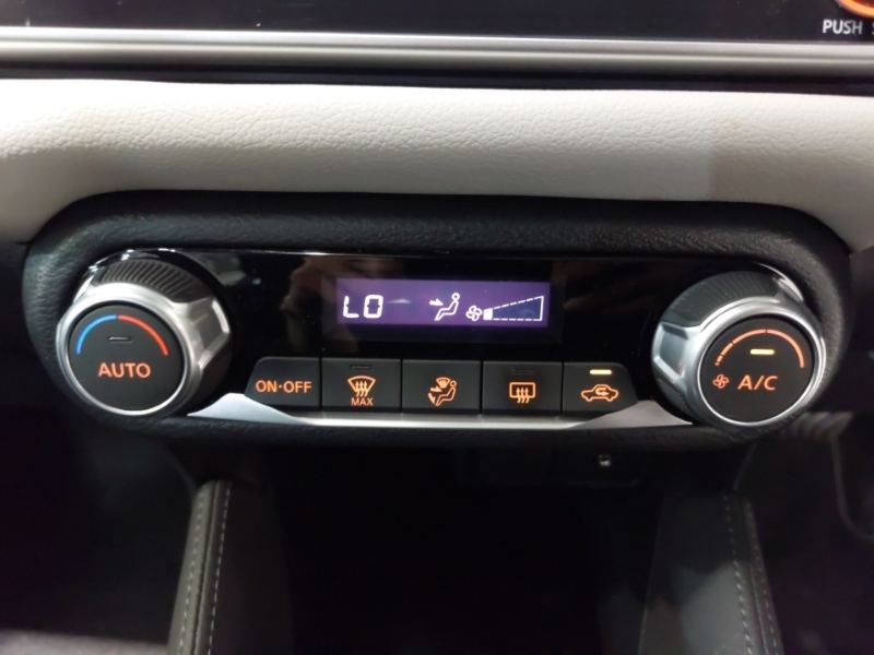 Nissan Micra Tekna Silver #15