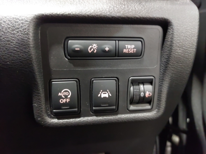 Nissan Micra Tekna Silver #17