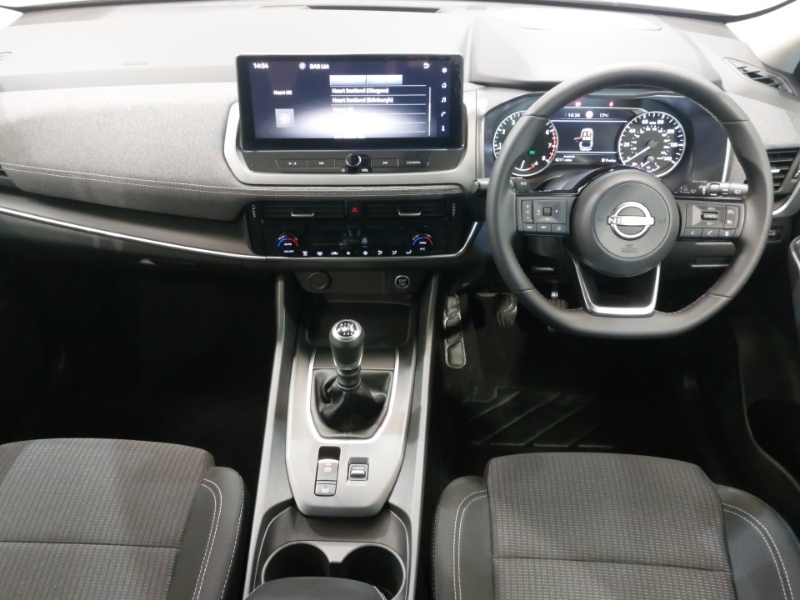Nissan Qashqai 1.3 Dig-t Mh Acenta Premium CU75OVJ White #3