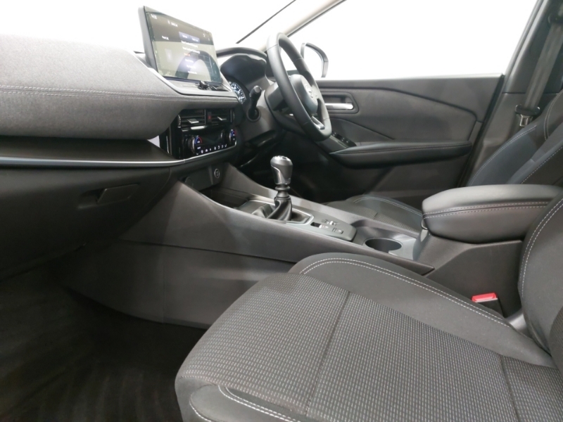 Nissan Qashqai 1.3 Dig-t Mh Acenta Premium CU75OVJ White #5