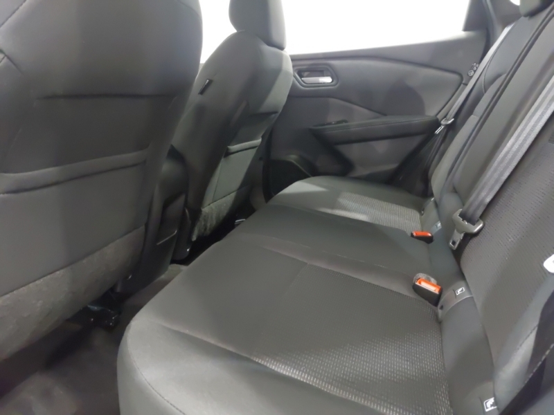 Nissan Qashqai 1.3 Dig-t Mh Acenta Premium CU75OVJ White #6