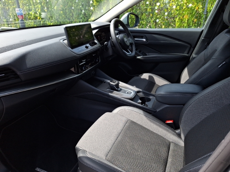 Nissan Qashqai 1.3 Dig-t Mh 158 N-connecta Xtronic Silver #5