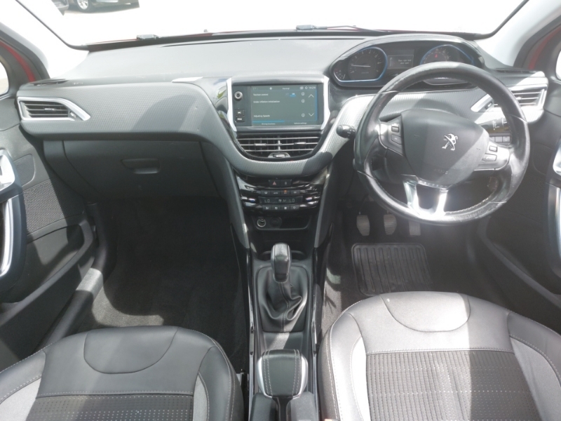 Peugeot 2008 1.2 Puretech Allure Premium Start Stop Red #3