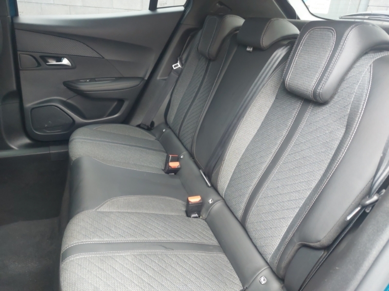 Peugeot e-2008 100Kw Allure 50Kwh Blue #6
