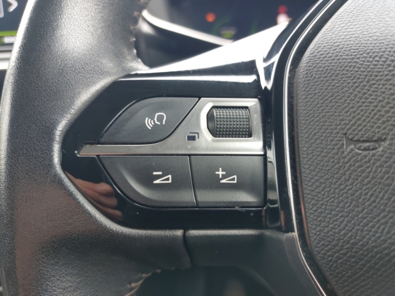 Peugeot 208 1.2 Puretech Active Black #12