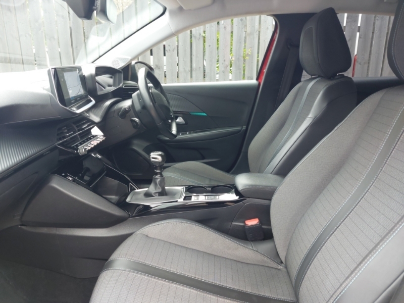 Peugeot 208 1.2 Puretech 100 Allure Premium Red #5
