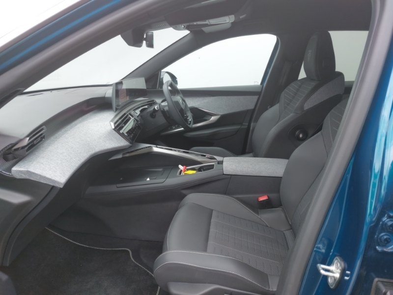 Peugeot 3008 157Kw Gt 73Kwh Blue #5