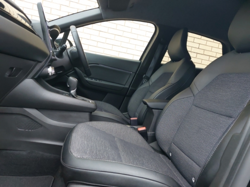 Renault Captur 1.6 E-tech Full Hybrid 145 Rive Gauche Black #5