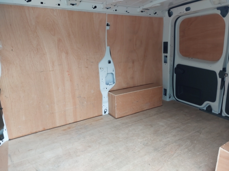 Renault Trafic Sl30 Blue Dci 130 Advance Van White #6