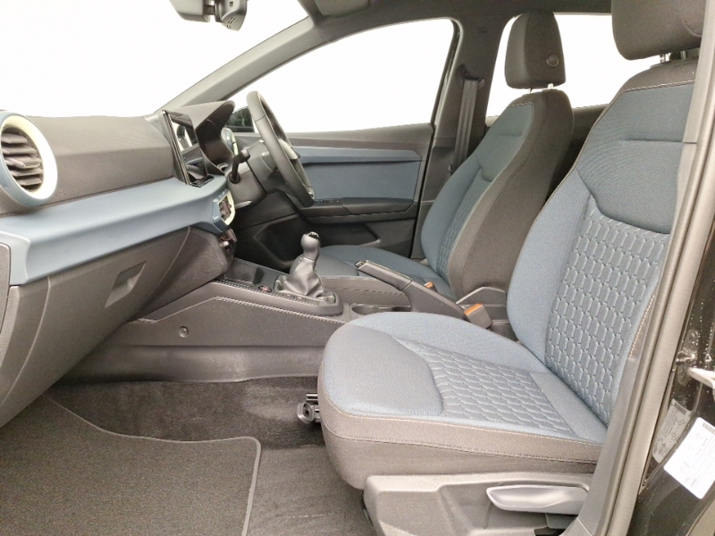 Seat Ibiza 1.0 Tsi 95 Se Technology Black #5