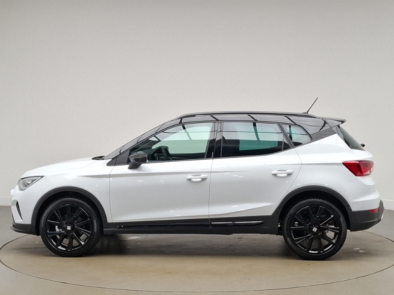Seat Arona 1.0 Tsi 115 Fr Black Edition Dsg White #4