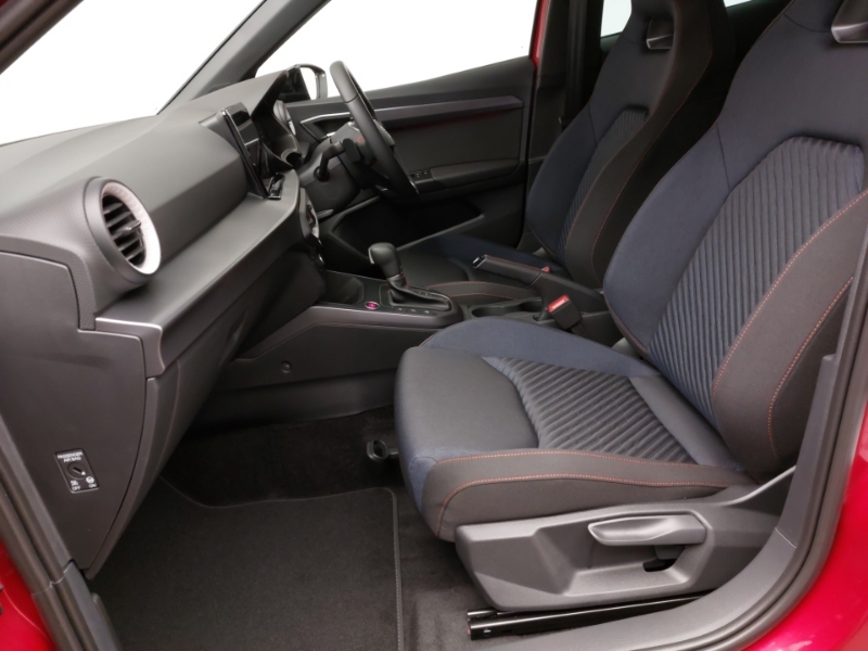 Seat Arona 1.0 Tsi 115 Fr Black Edition Dsg Red #5