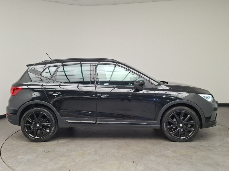 Seat Arona 1.0 Tsi 115 Fr Black Edition Dsg Black #4