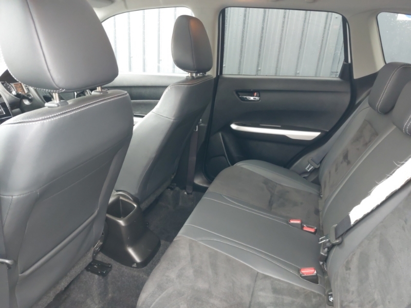 Suzuki Vitara 1.6 Sz5 White #6
