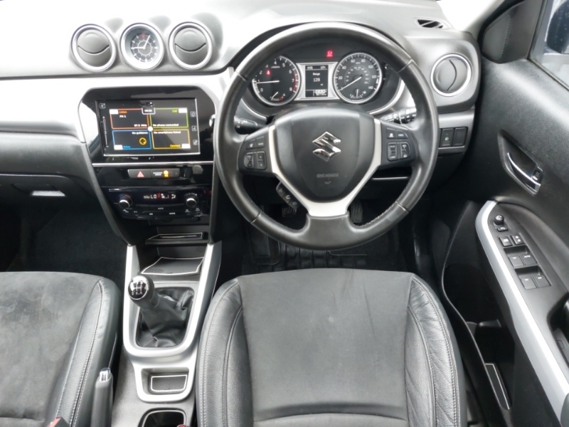 Suzuki Vitara S Boosterjet Allgrip Red #8