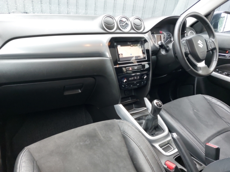 Suzuki Vitara S Boosterjet Allgrip Red #17
