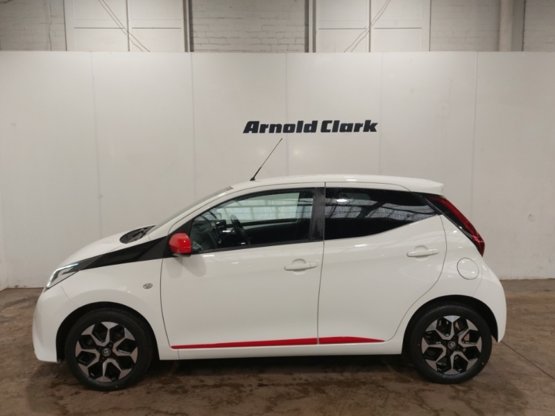 Toyota Aygo 1.0 Vvt-i X-trend White #4