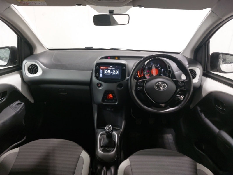 Toyota Aygo 1.0 Vvt-i X-trend White #3