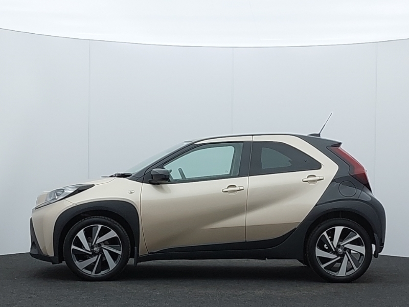 Toyota Aygo X 1.0 Vvt-i Edge Beige #4