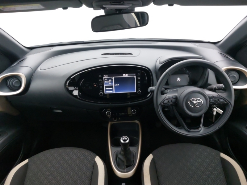 Toyota Aygo X 1.0 Vvt-i Edge Beige #3