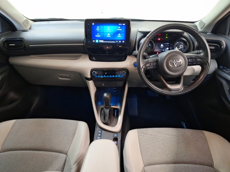 Toyota Yaris 1.5 Hybrid Excel Cvt Black #3