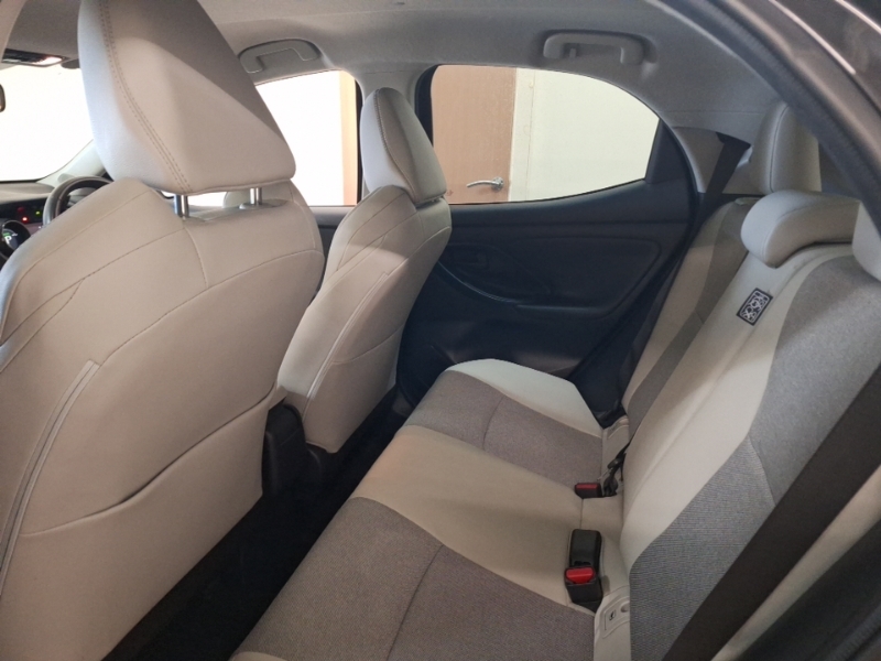 Toyota Yaris 1.5 Hybrid Excel Cvt Black #6