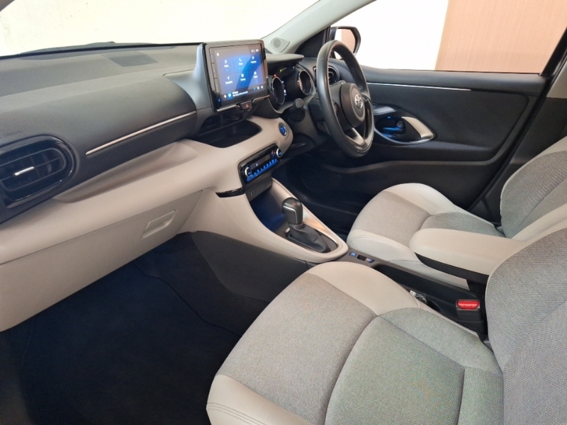 Toyota Yaris 1.5 Hybrid Excel Cvt Black #5