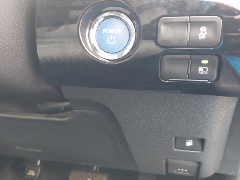 Toyota Prius 1.8 Phev Excel Cvt White #17