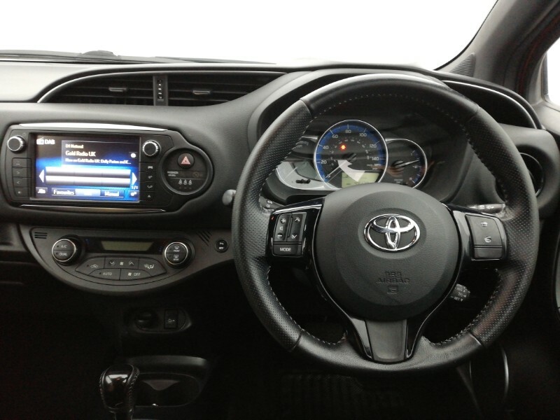 Toyota Yaris Excel White #7