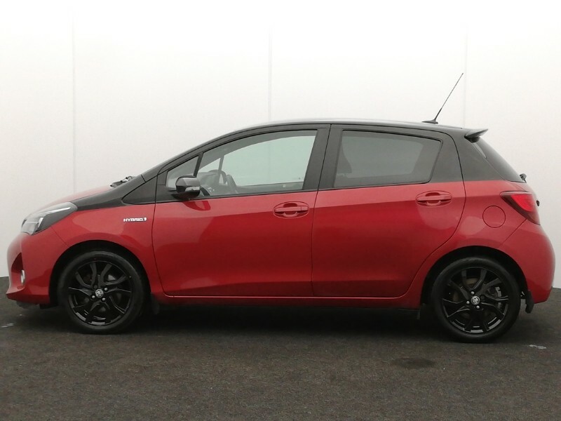 Toyota Yaris Excel White #4