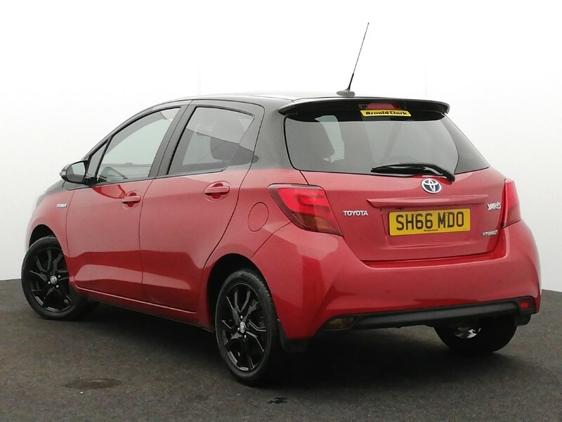 Toyota Yaris Excel White #2