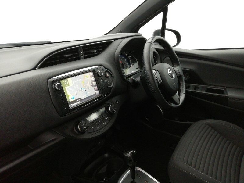 Toyota Yaris Excel White #5