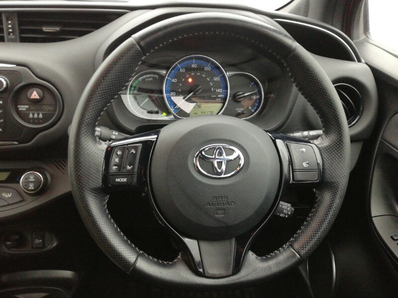 Toyota Yaris Excel White #11