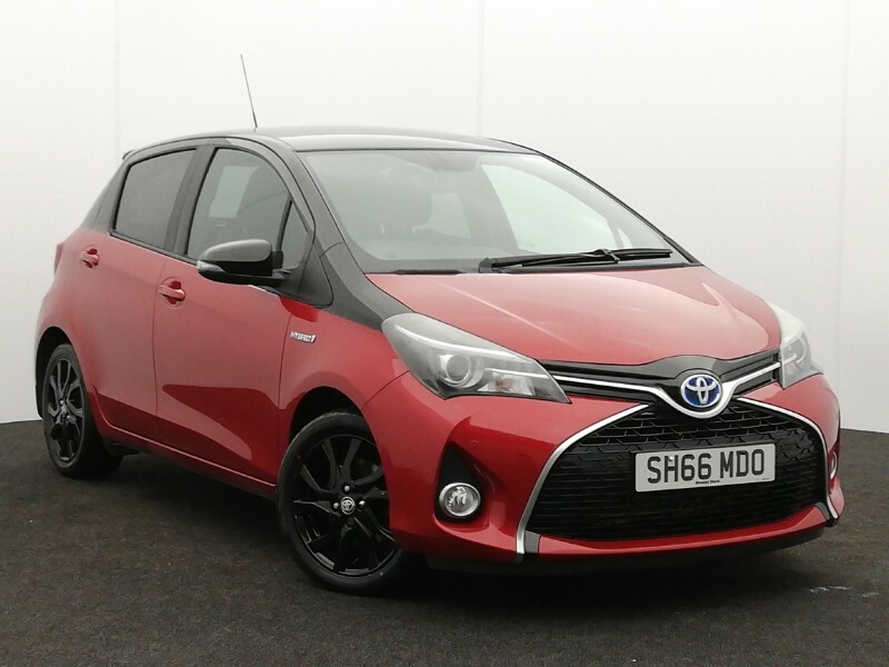 Toyota Yaris Excel White #1
