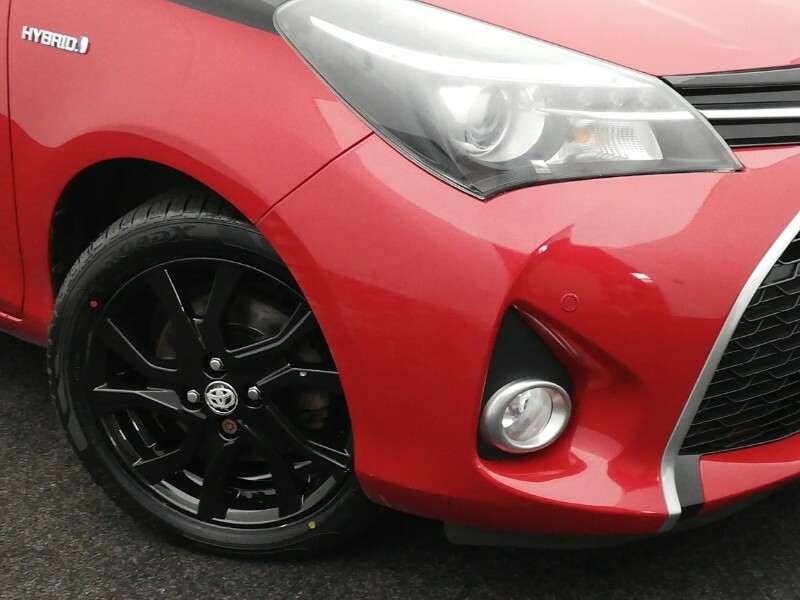 Toyota Yaris Excel White #9