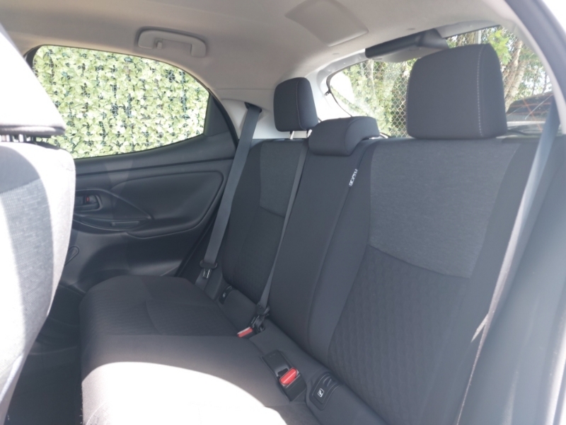 Toyota Yaris Excel White #6
