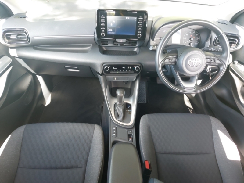 Toyota Yaris Excel White #3