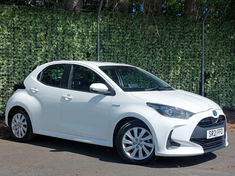 Toyota Yaris Excel White #7