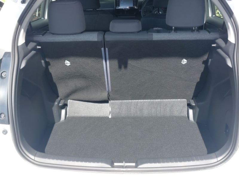 Toyota Yaris Excel White #18
