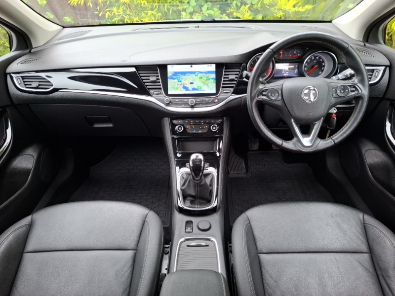 Vauxhall Astra 1.6T 16V 200 Elite Nav White #3