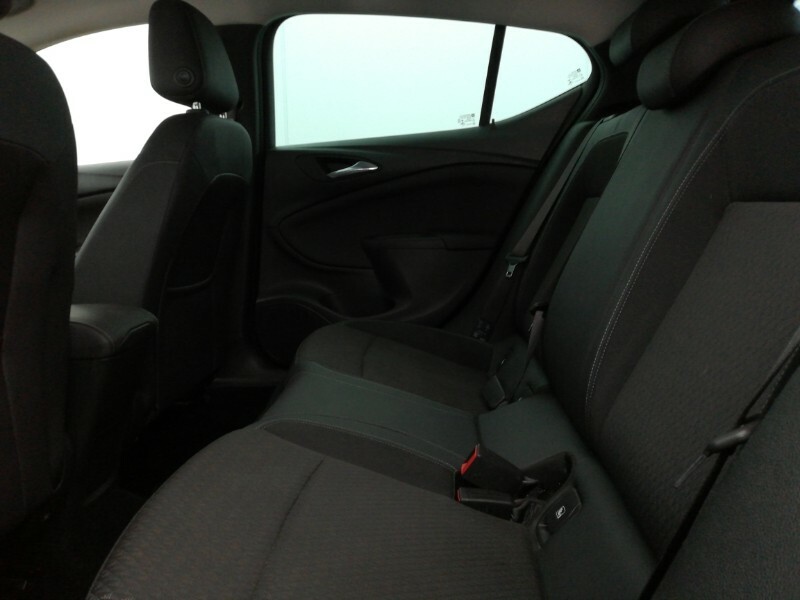 Vauxhall Astra 1.4T 16V 150 Griffin Silver #6