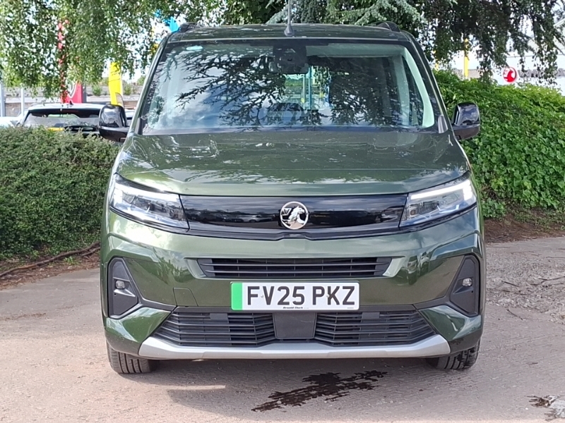Vauxhall Combo-e Life 100Kw Design XL 52Kwh 7 Seat White #14