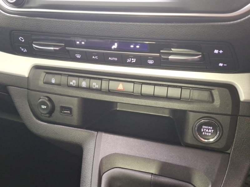 Vauxhall Vivaro 1.5 Turbo D 2900 Dynamic Panel Van 6Dr Manu White #16