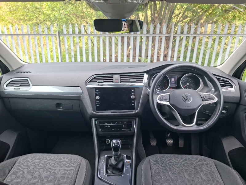 Volkswagen Tiguan 1.5 Tsi 150 Life Black #3