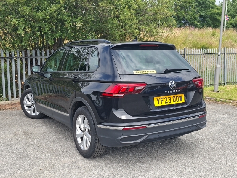 Volkswagen Tiguan 1.5 Tsi 150 Life Black #2