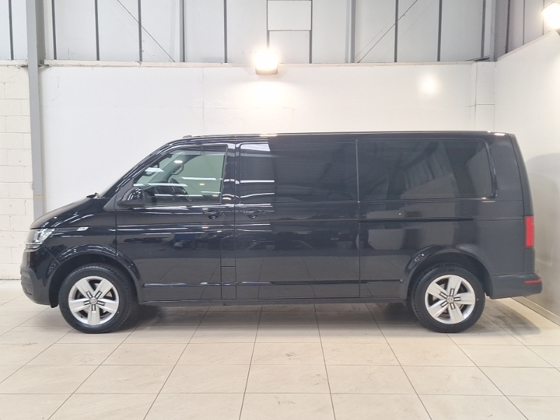 Volkswagen Transporter Shuttle 2.0 Tdi 150Ps Se Minibus Dsg Black #4