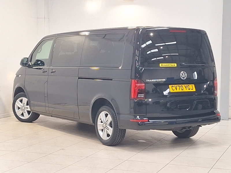 Volkswagen Transporter Shuttle 2.0 Tdi 150Ps Se Minibus Dsg Black #2