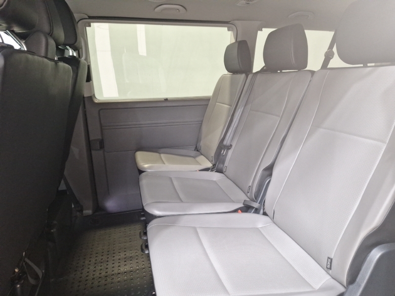 Volkswagen Transporter Shuttle 2.0 Tdi 150Ps Se Minibus Dsg Black #6